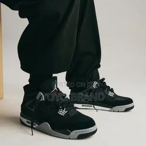 Nike Air Jordan 4 Retro Sneakers Black/Cemnet Color Fashion Sneaker
