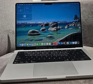 New Laptop Apple Macbook Pro 2025 M5 14-Inch 16GB Apple M5 SSD 512GB
