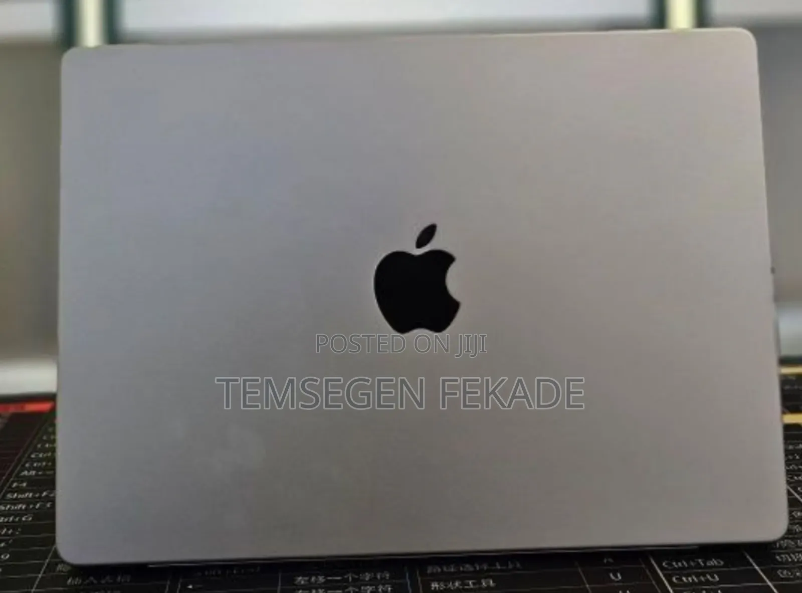 New Laptop Apple Macbook Pro 2025 M5 14-Inch 16GB Apple M5 SSD 512GB