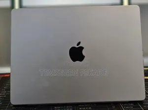 New Laptop Apple Macbook Pro 2025 M5 14-Inch 16GB Apple M5 SSD 512GB