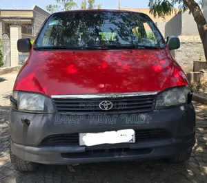 Toyota HiAce 2005 Red