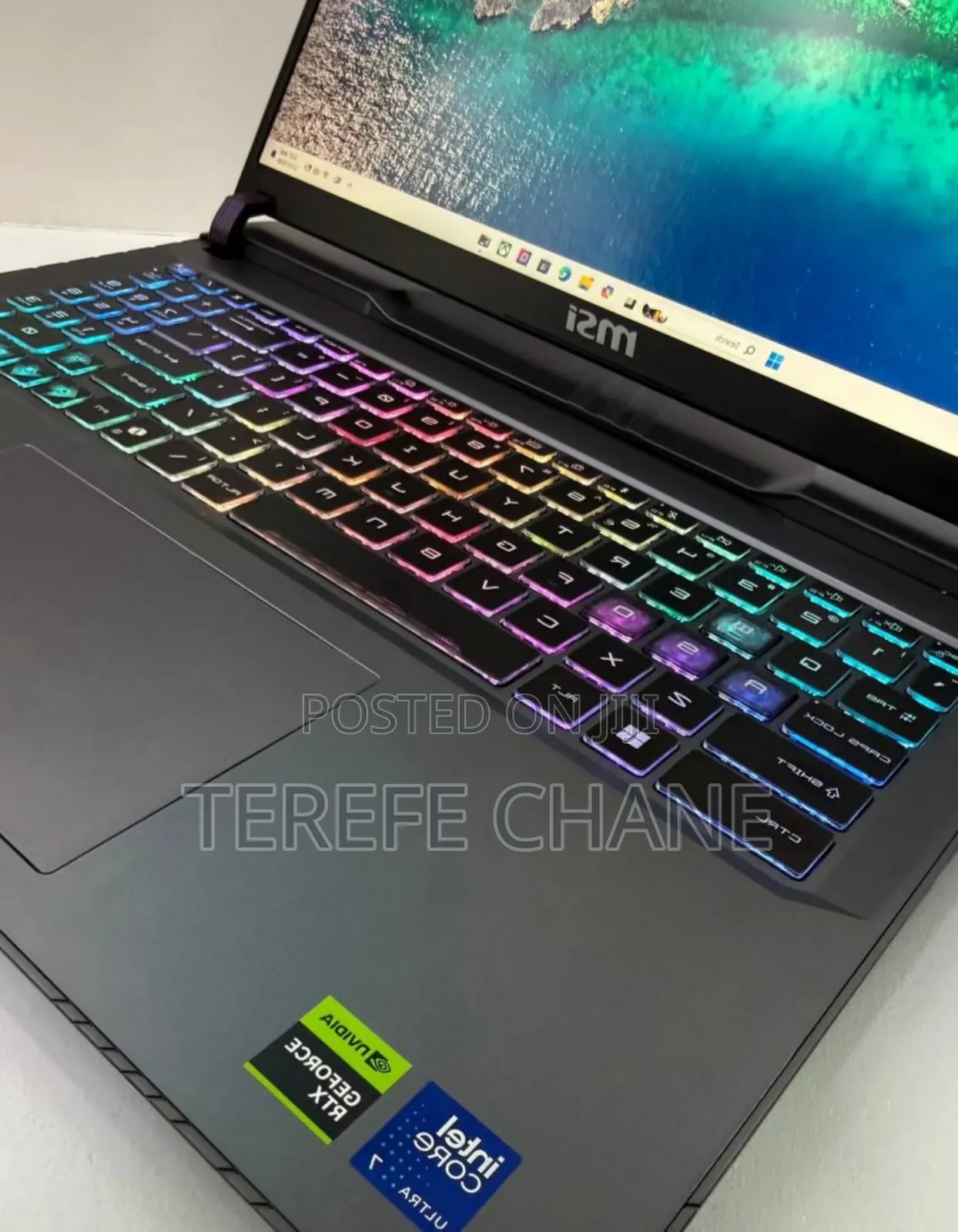 New Laptop MSI Vector 16 HX AI A2XWIG 16GB Intel Core Ultra 7 SSD 512GB