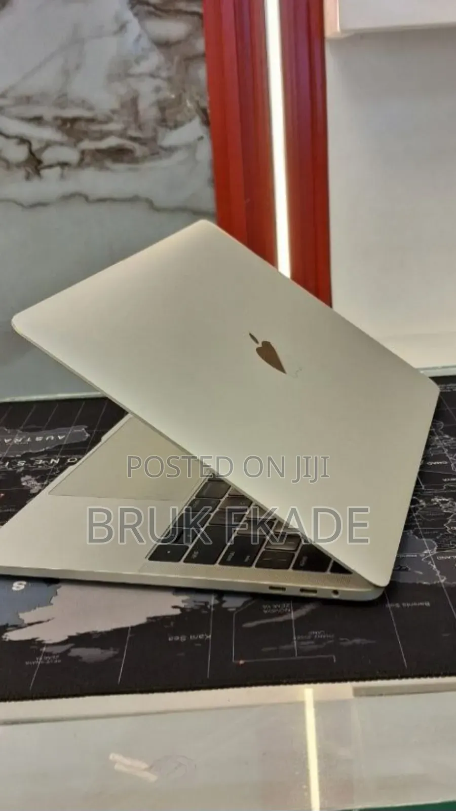 New Laptop Apple MacBook Pro 2017 8GB Intel Core i5 SSD 256GB