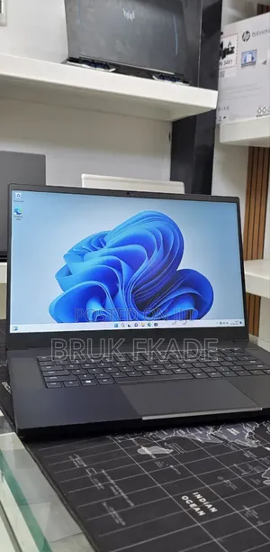 New Laptop Razer Blade 16GB Intel Core i7 SSD 512GB