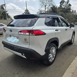 Toyota Corolla Cross Hybrid 2023 Off white
