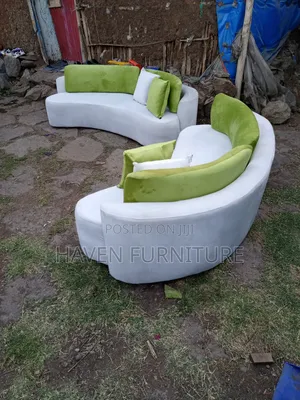 Head Sofa 1