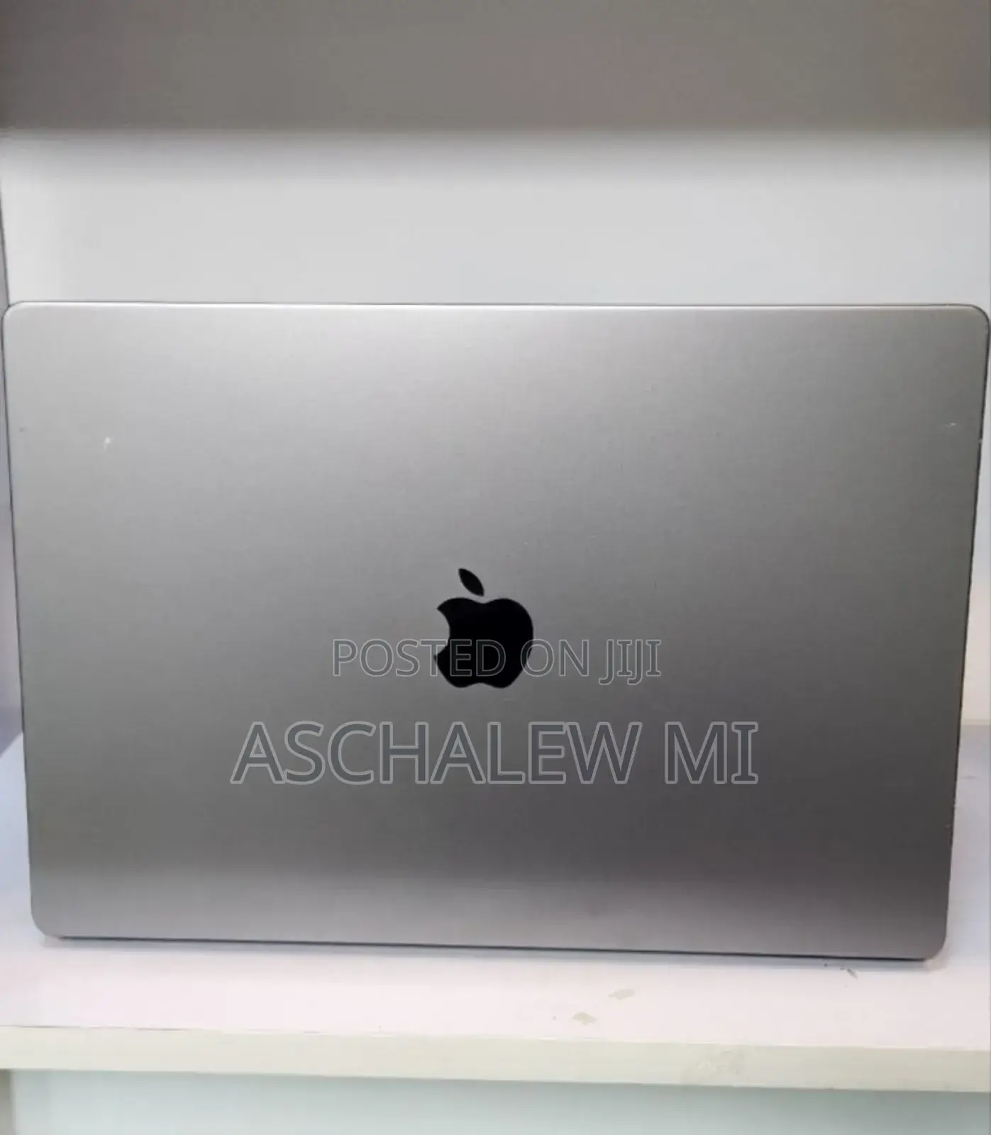 New Laptop Apple MacBook Pro M1 16GB Apple M1 Pro SSD 512GB