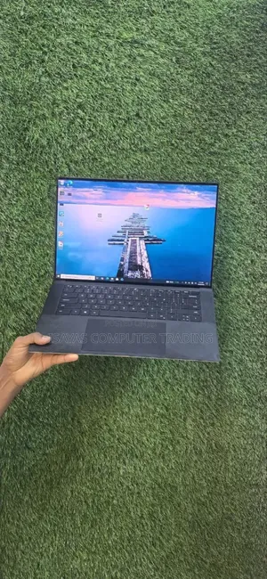 New Laptop Dell XPS 15 16GB Intel Core i7 SSD 512GB