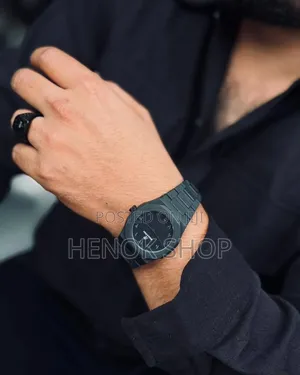 አይን ውስጥ የሚገባ Audemars Piguet Men’S Matte Black Arabic Dial