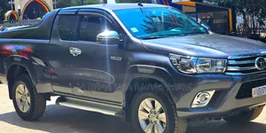 Toyota Hilux 2019 Gray