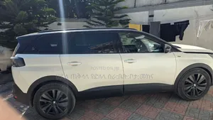 Peugeot 5008 2022 White