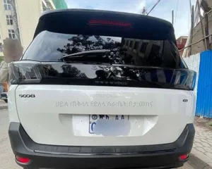 Peugeot 5008 2022 White