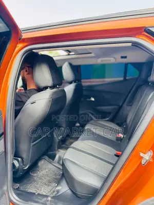 Peugeot 2008 1.2 PureTech (100 Hp) 2021 Orange