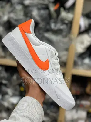 Nike Court Shot