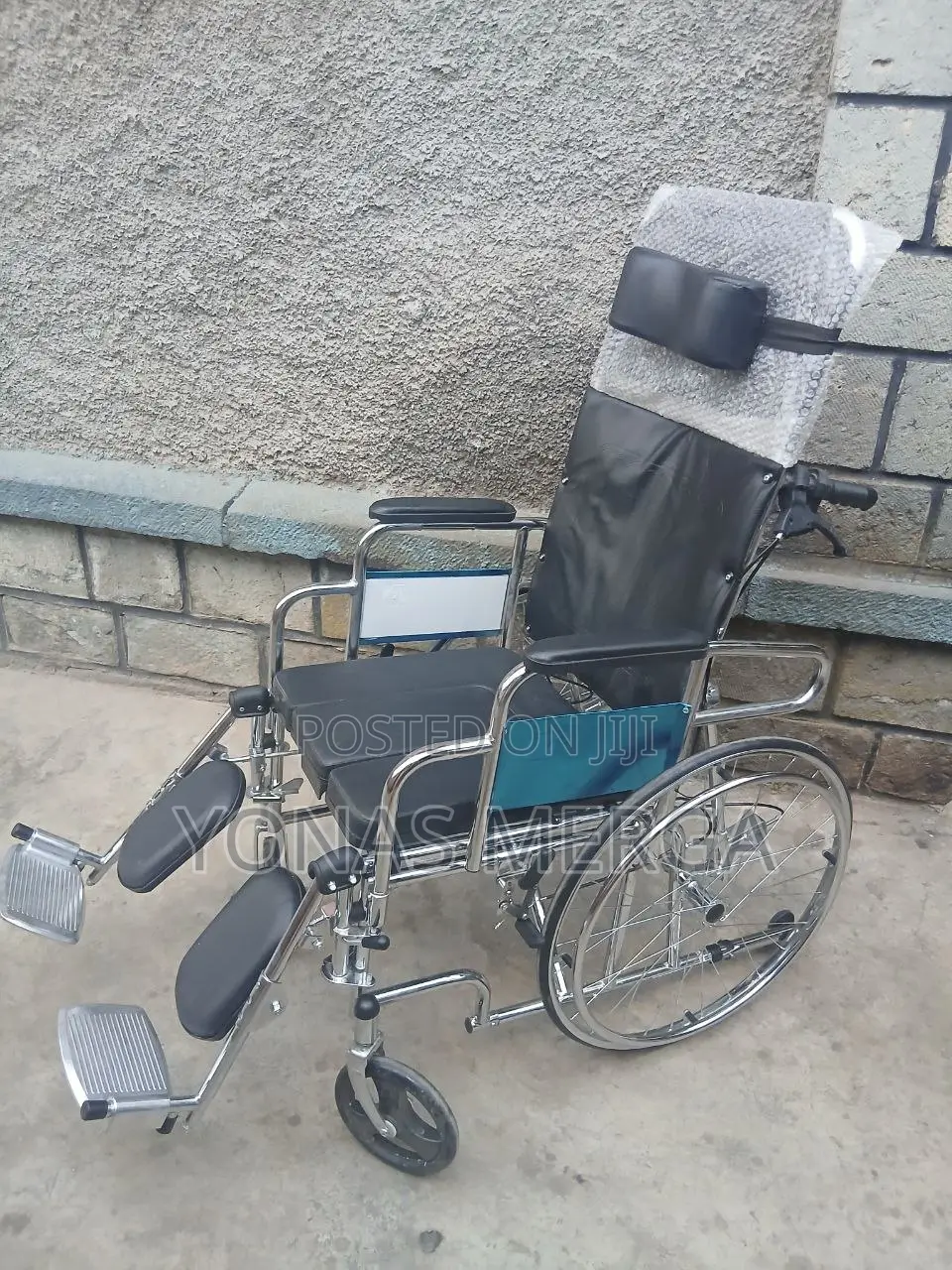 Toilet Wheelchair喫晫reclines From 90° to 180° for Resting