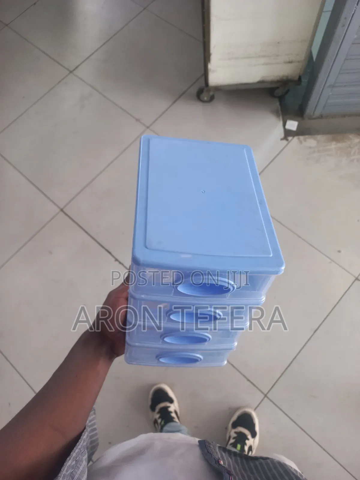 አይስ ማስቀመጫ Ic Box