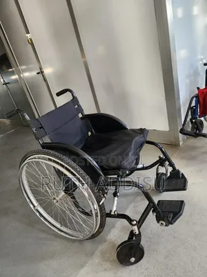 የአውሮፓ Ergonomic Folding Manual Wheelchair for Elderly and Ethiopia