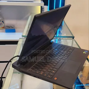 New Laptop Dell G15 5535 16GB Intel Core i7 SSD 512GB