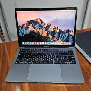 New Laptop Apple MacBook Pro 2017 8GB Intel Core i5 SSD 256GB