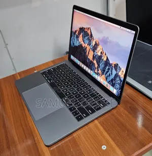 New Laptop Apple MacBook Pro 2017 8GB Intel Core i5 SSD 256GB