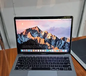 New Laptop Apple MacBook Pro 2017 8GB Intel Core i5 SSD 256GB