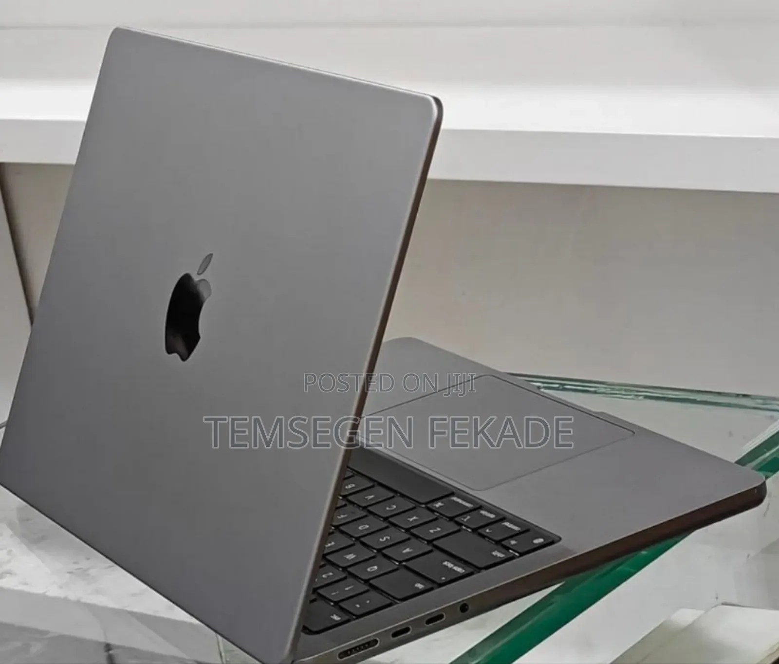 New Laptop Apple MacBook Pro 2023 M3 14-inch 8GB Apple M3 Pro SSD 512GB