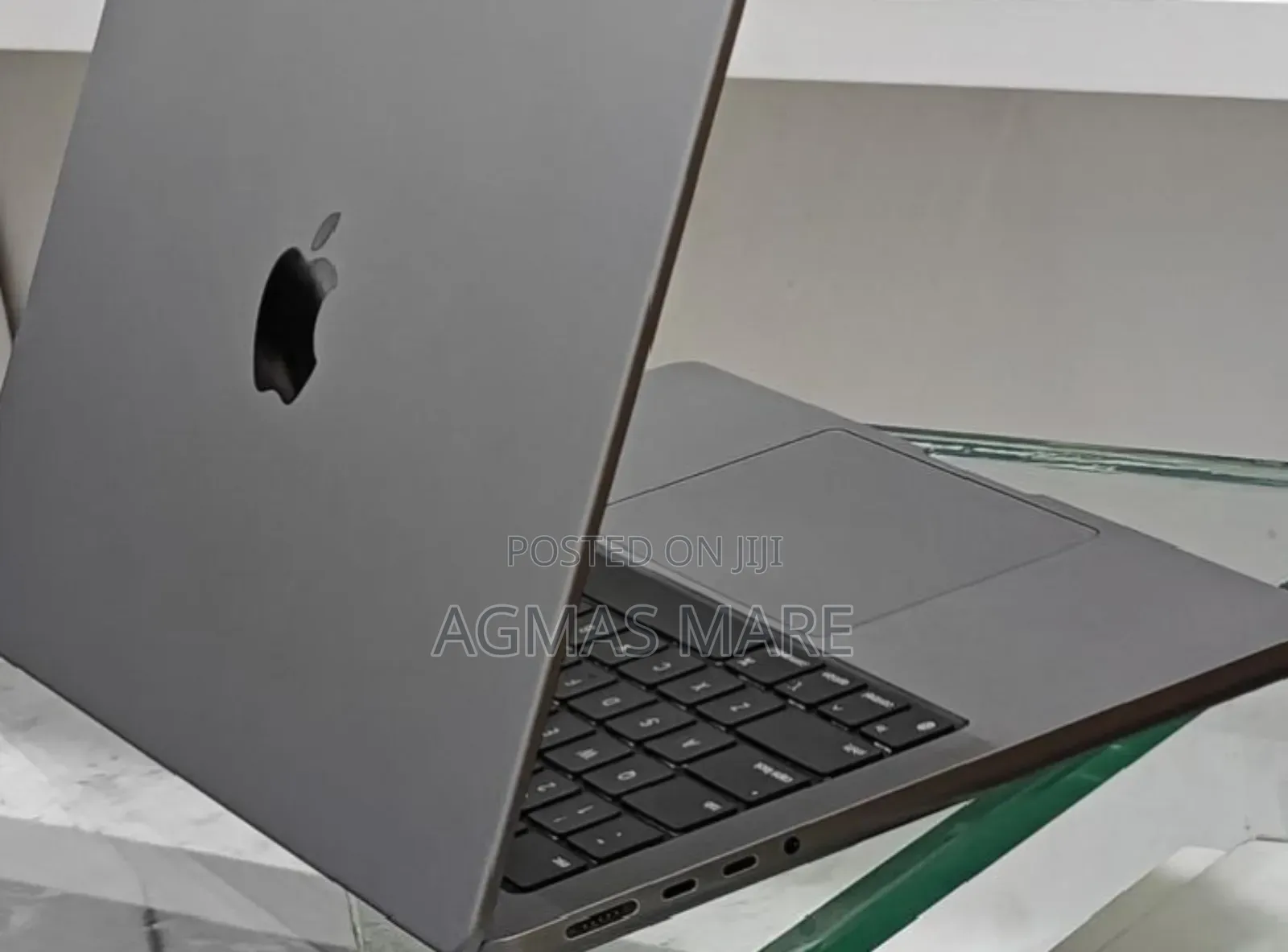 New Laptop Apple MacBook Pro 2023 M3 14-inch 8GB Apple M3 SSD 512GB