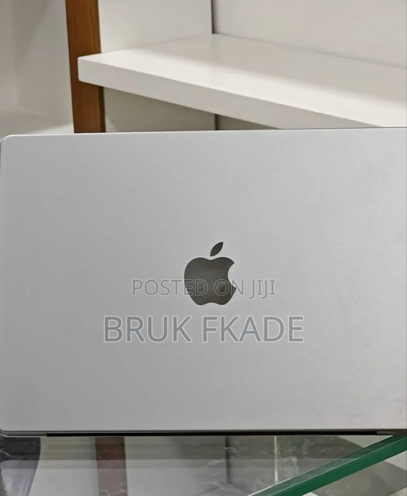 New Laptop Apple MacBook Pro 2024 M3 14-inch 8GB Apple M3 Pro SSD 512GB