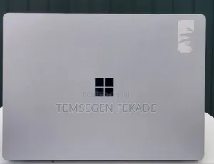 New Laptop Microsoft Surface 16GB Intel Core i7 SSD 256GB
