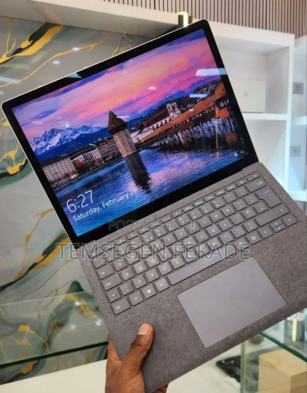 New Laptop Microsoft Surface 16GB Intel Core i7 SSD 256GB