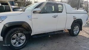 Toyota Hilux 2017 White