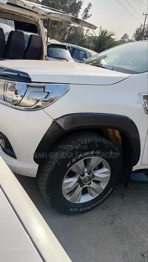 Toyota Hilux 2017 White