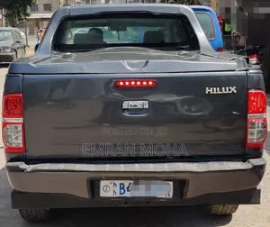 Toyota Hilux 2008 Gray