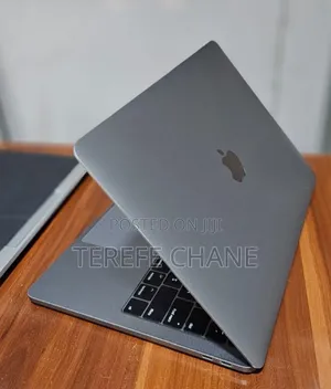 New Laptop Apple MacBook Pro 2017 8GB Intel Core i5 SSD 256GB
