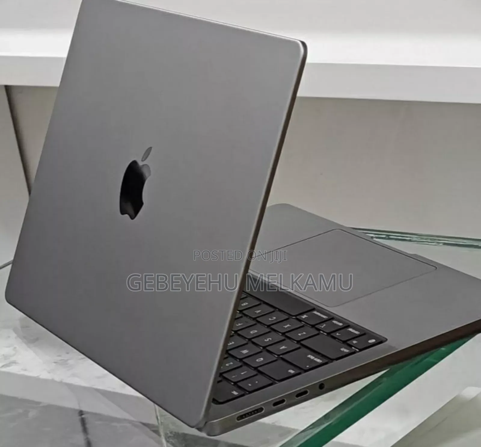 New Laptop Apple MacBook Pro 2023 M3 14-inch 8GB Apple M3 SSD 512GB