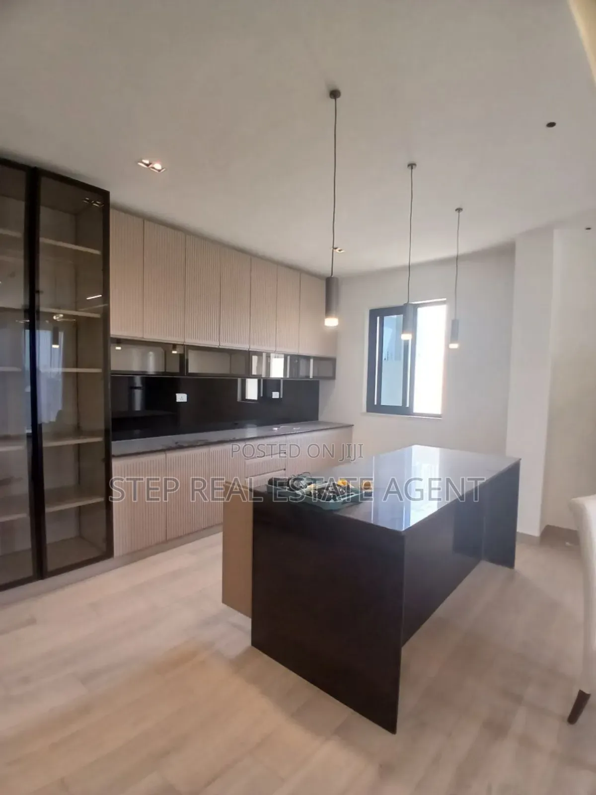 8bdrm House in Bole for sale