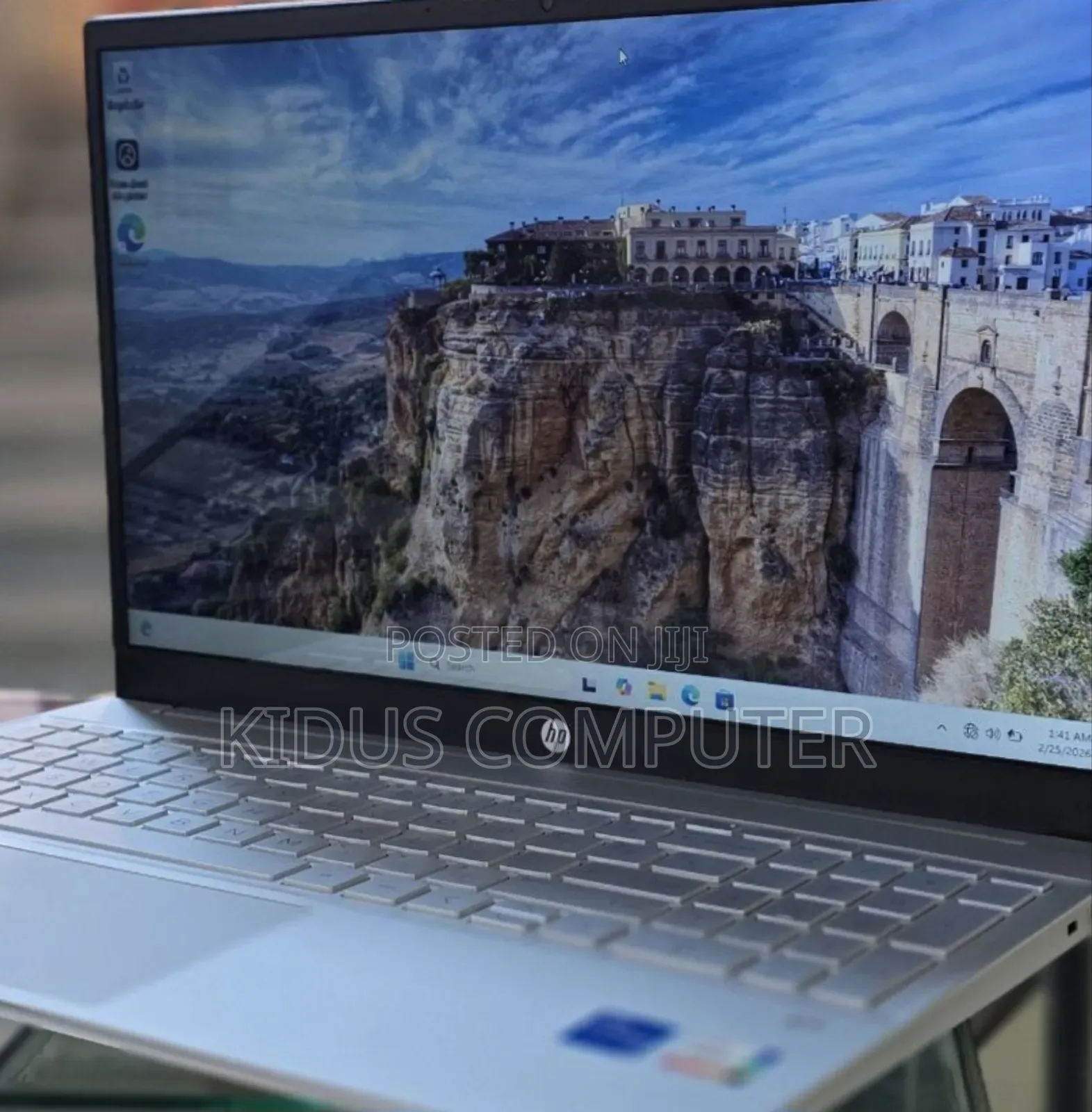 New Laptop HP Pavilion 15 8GB Intel Core i5 SSD 512GB