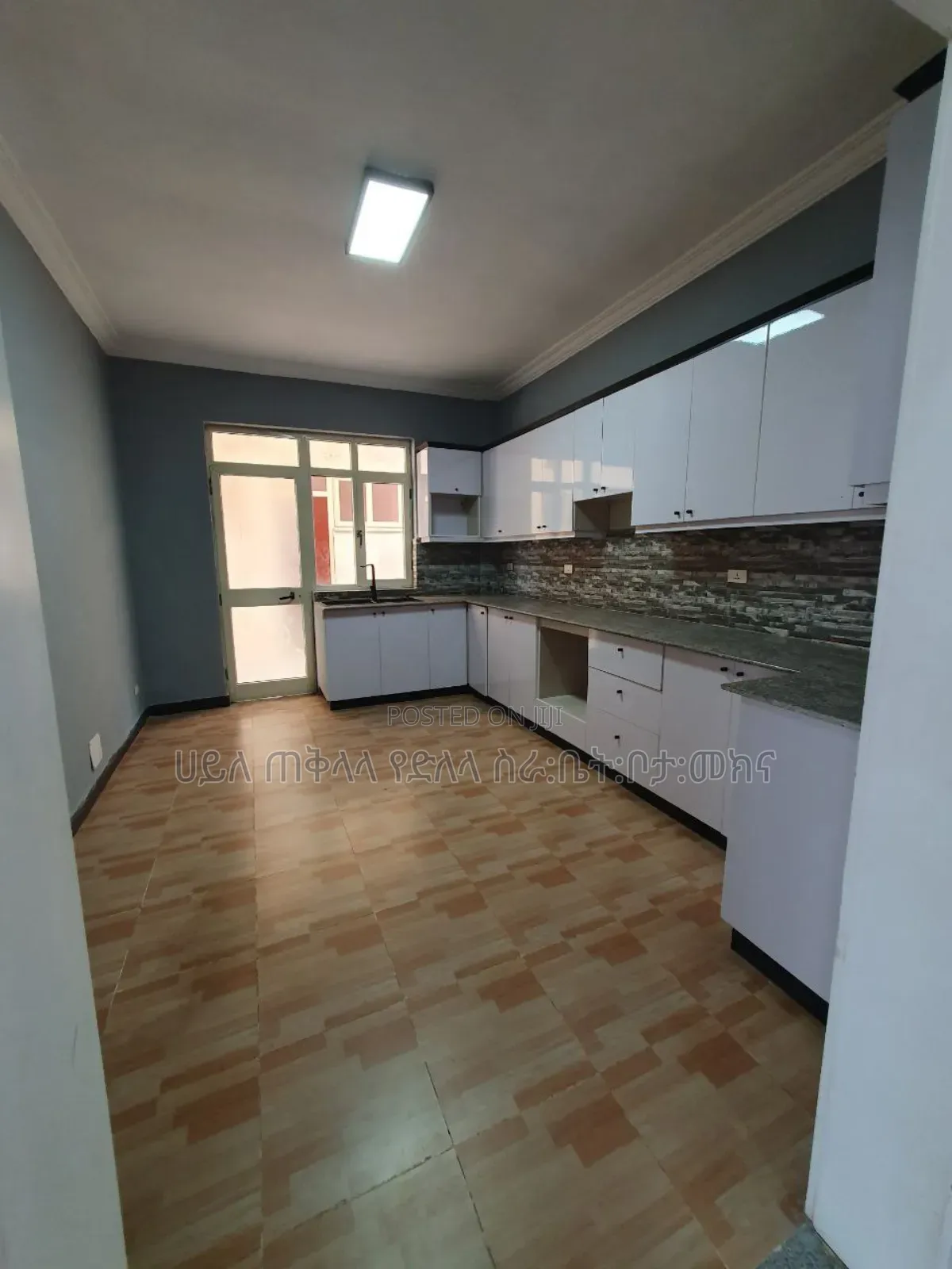 Furnished 10bdrm Townhouse/Terrace in Kebena Area, Arada for sale