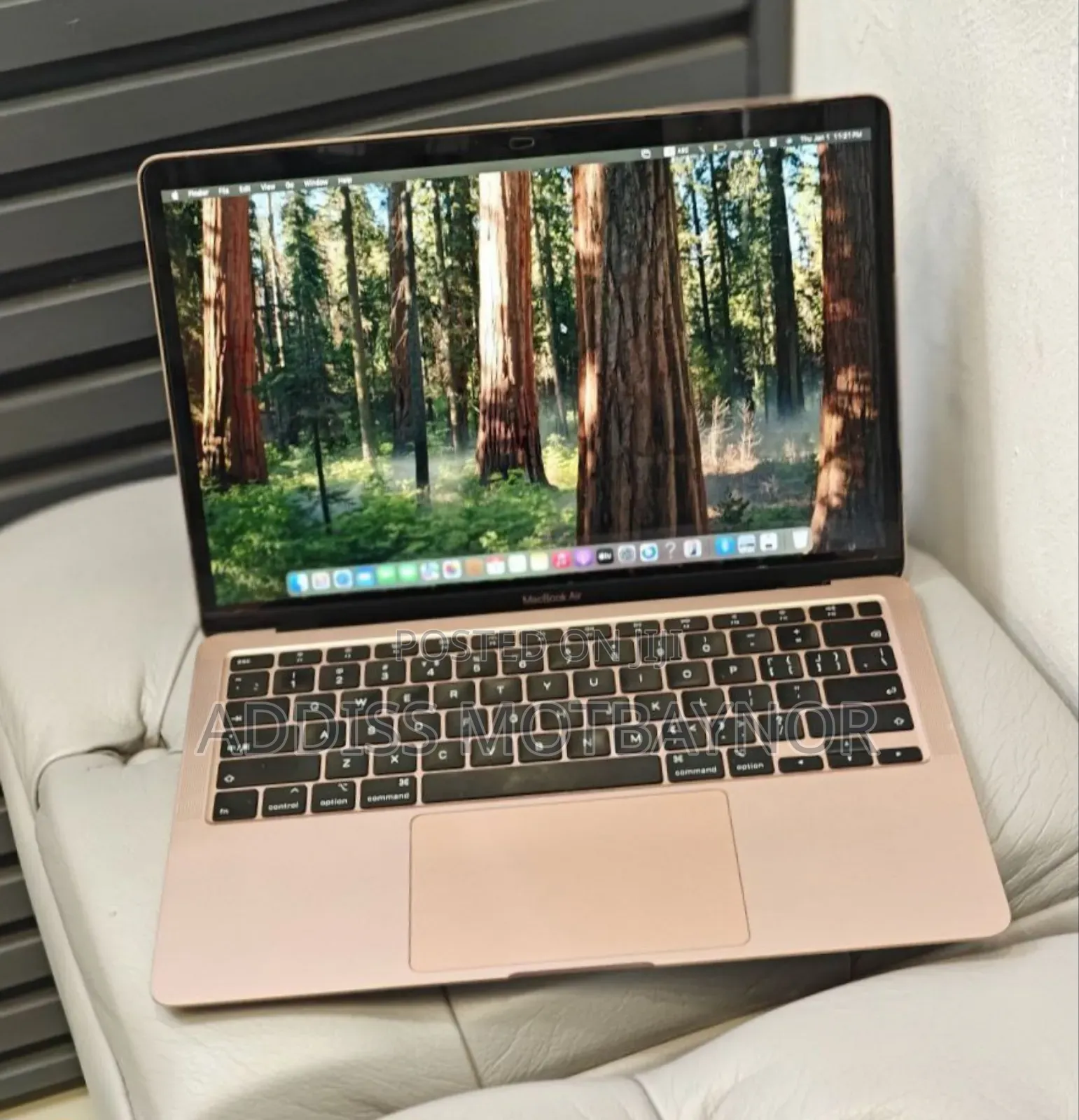 New Laptop Apple MacBook 2013 32GB Intel Core i3 SSD 256GB