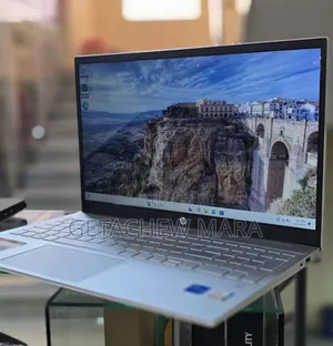 New Laptop HP Pavilion 15 8GB Intel Core i5 SSD 512GB