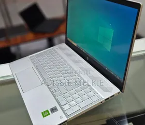 New Laptop HP Pavilion 15 8GB Intel Core i5 SSD 256GB