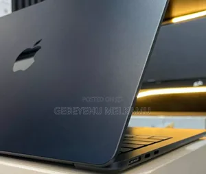 New Laptop Apple MacBook Air 2025 M4 13-inch 16GB Apple M4 SSD 512GB