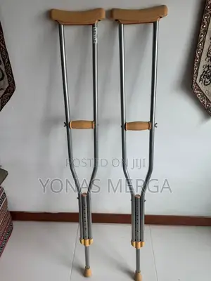 Pair of Axillary Crutches着冬150kg (Size:Adult Size 175-195cm(69"-77")