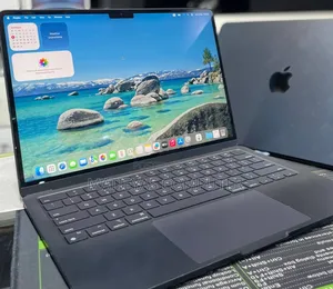 New Laptop Apple MacBook Air 2024 M3 13-inch 8GB Apple M3 SSD 256GB