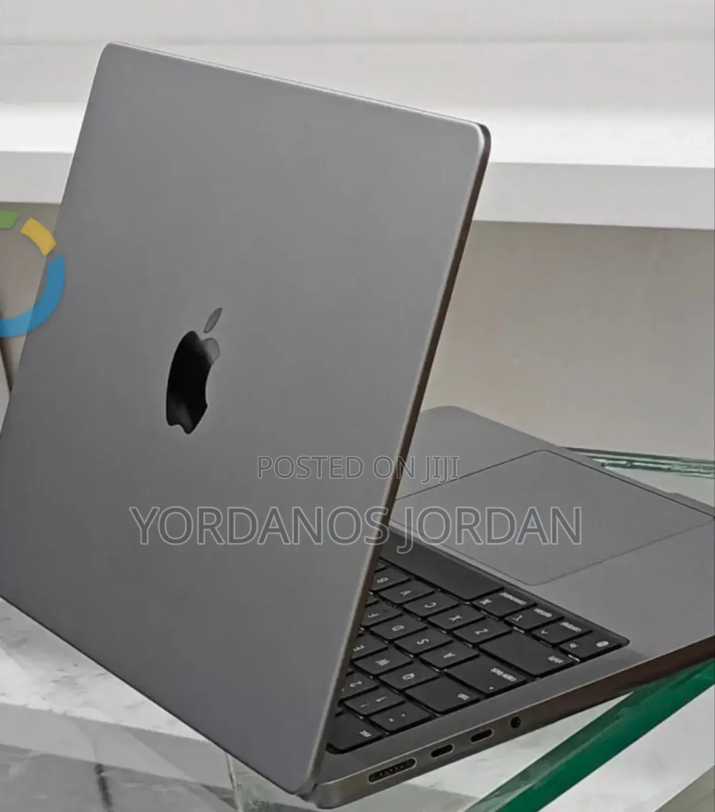 New Laptop Apple MacBook Air 2024 M3 15-inch 8GB Apple M3 Pro SSD 512GB