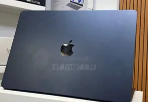 New Apple MacBook Air 2025 M4 13-inch 16GB Intel Core i7 SSD 256GB