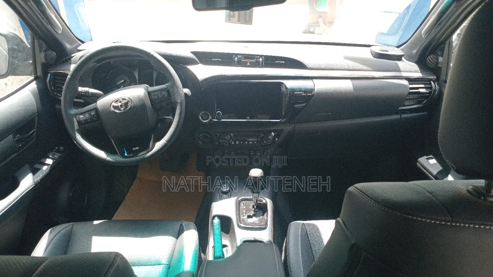 New Toyota Hilux 2025 Gray