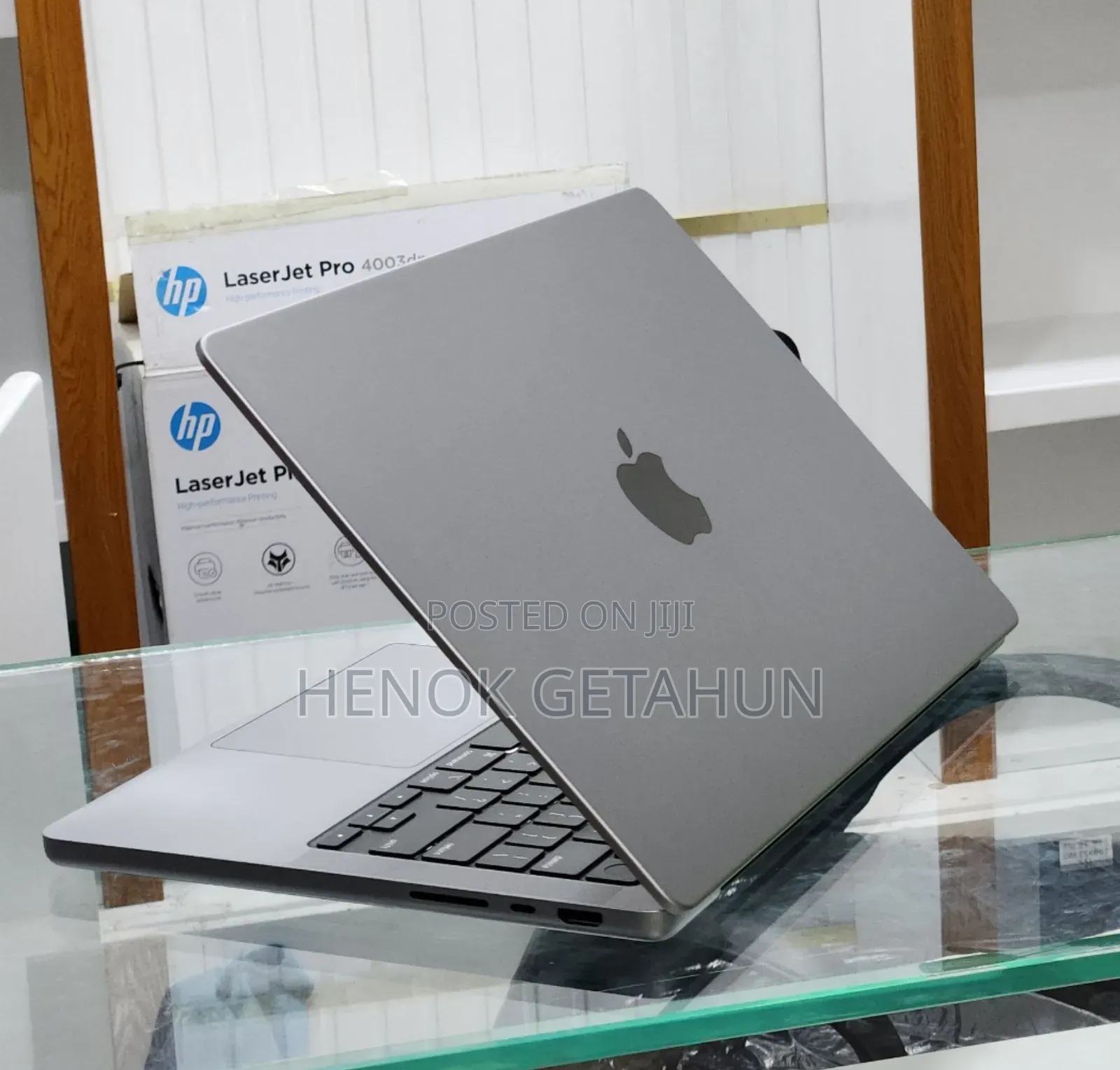 New Laptop Apple MacBook Pro M1 16GB Apple M1 Pro SSD 512GB