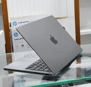 New Laptop Apple MacBook Pro M1 16GB Apple M1 Pro SSD 512GB