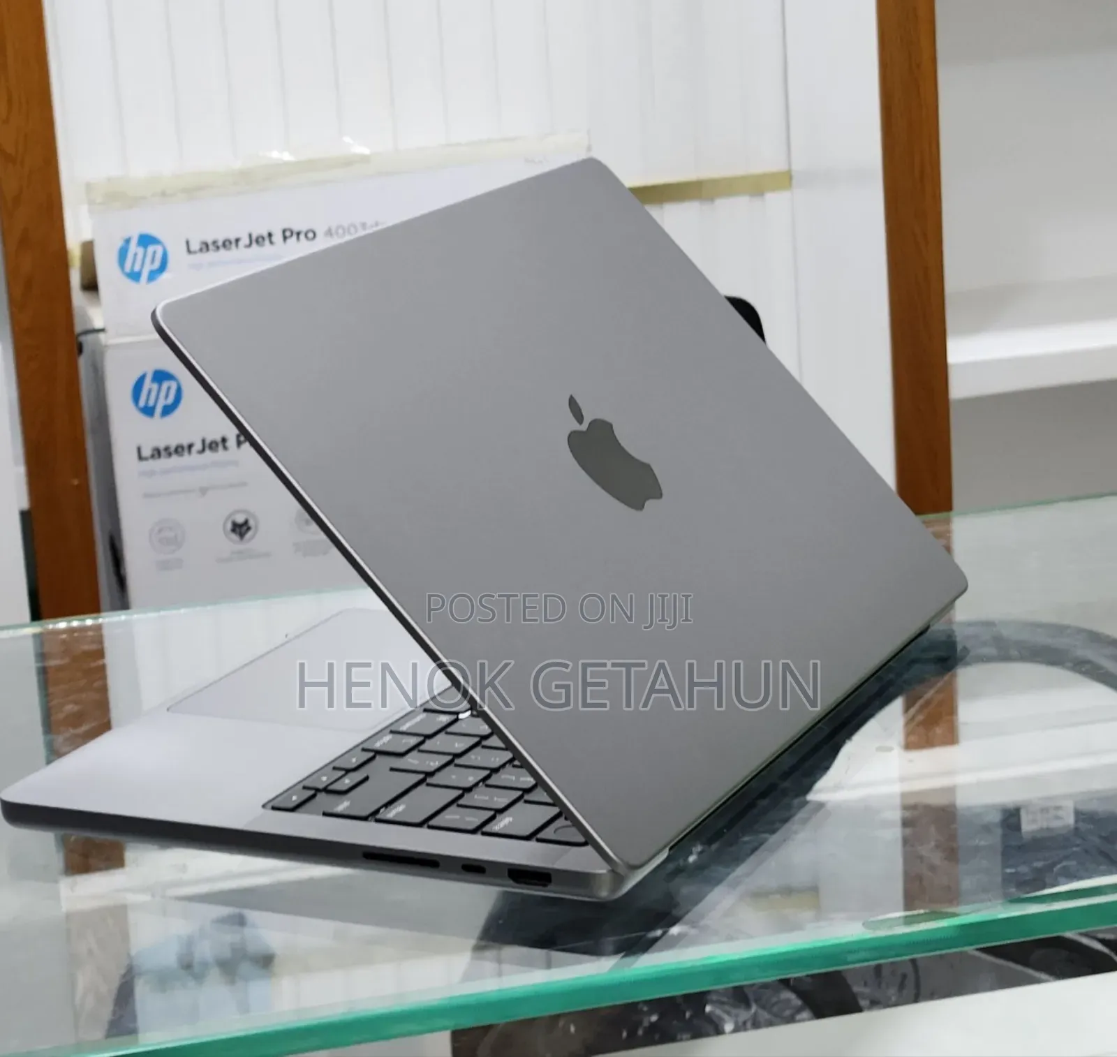New Laptop Apple MacBook Pro M1 16GB Apple M1 Pro SSD 512GB
